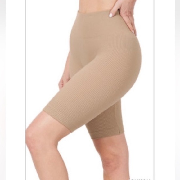 Zenana Seamless High Waist Biker Shorts - Picture 1 of 6